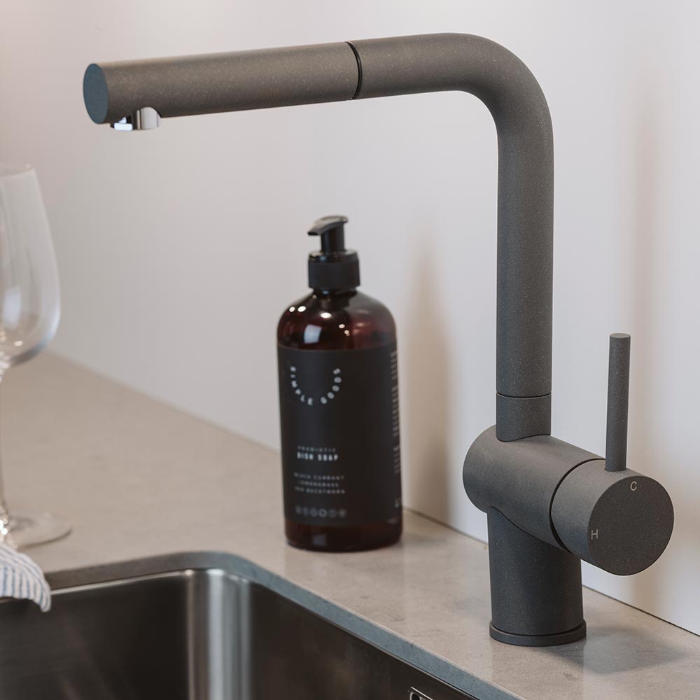 Keittiöhana Venedig - Ulosvedettävä Suutin - Silgranit Rockgrey