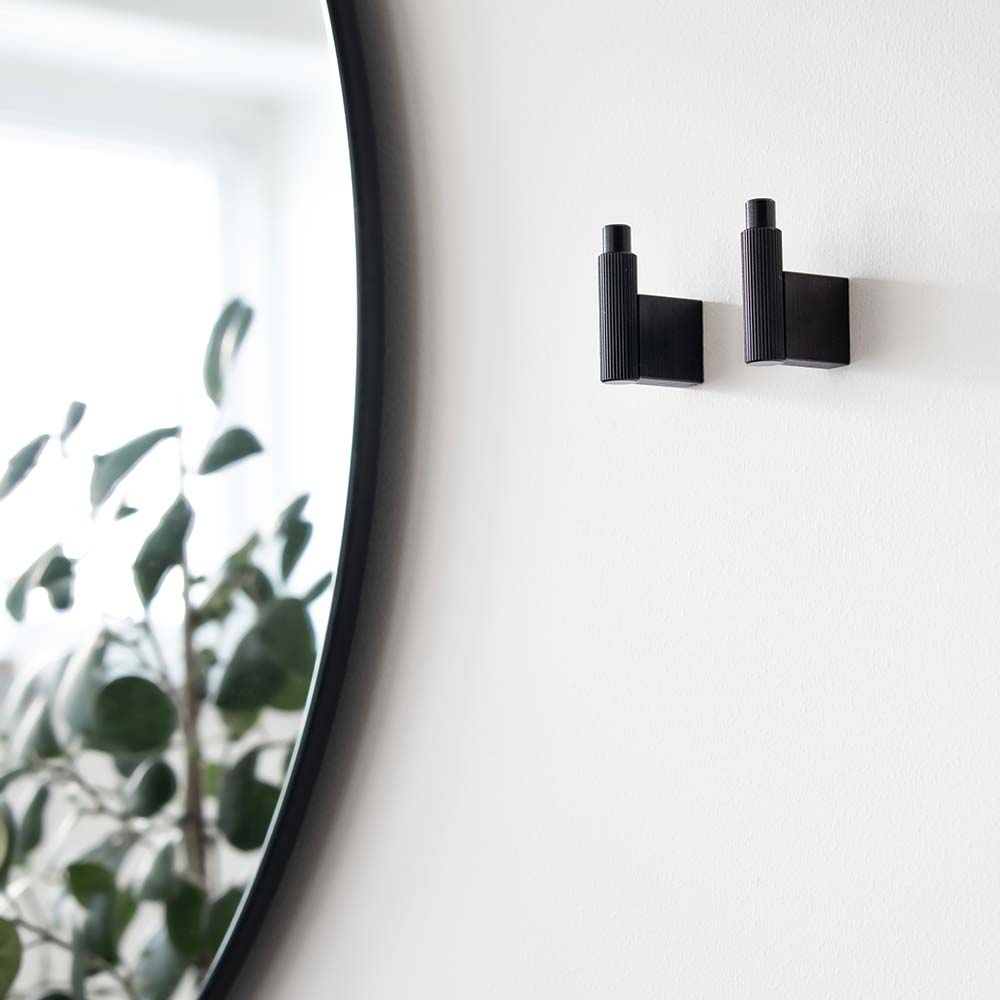 Koukku Arpa - Harjattu Musta