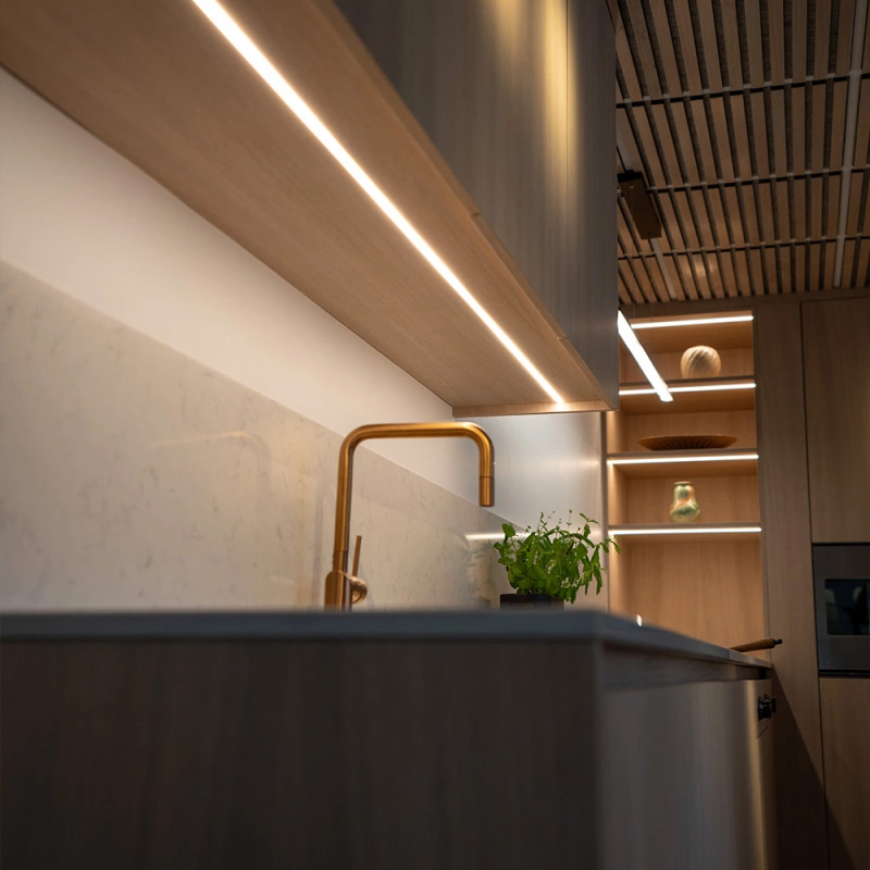 LED-Profiili Apex - Opaali