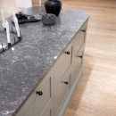 Nuppivedin Lily - Musta