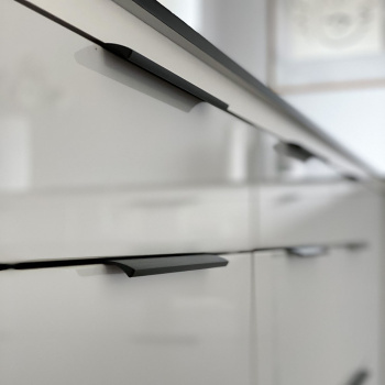 Profiilivedin Edge Straight - 200mm - Harjattu Musta
