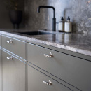 T-Nuppi Uniform - Harjattu Ruostumaton