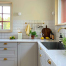 Koukkutanko Keittiöön Aveny - 600mm - Täydellinen Sarja - Kiillotettua Käsittelemätöntä Messinkiä